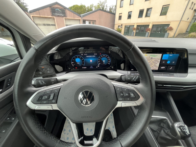 Volkswagen Golf Golf 8 1.5 Tsi 130cv Life CarPlay 2xPDC LED ACC