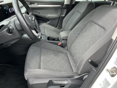 Volkswagen Golf Golf 8 1.5 Tsi 130cv Life CarPlay 2xPDC LED ACC