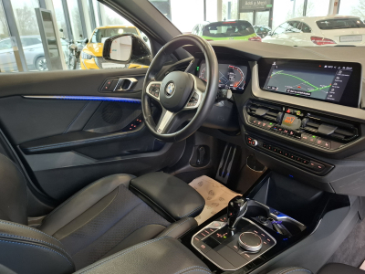 BMW 118 i M SPORT PAKET, NAVI, LED, COCKPIT DIGITAL, CARPLAY, PDC,