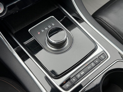 Jaguar XE Prestige/1.HAND/SCHECKHEFT/