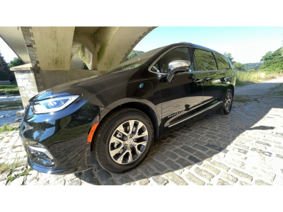 Chrysler Pacifica Limited Pinnacle Hybrid DVD FULL