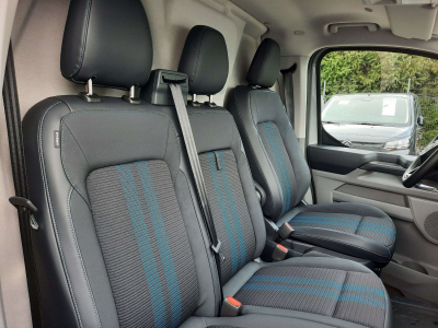 Ford Transit Custom 2.5 Duratec 232 Hybrid PHEV L2H1 Sport