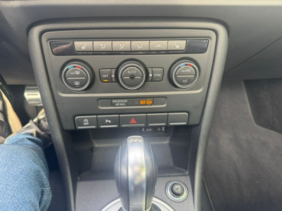 Volkswagen Beetle VOLKSWAGEN BEETLE R-LINE DSG PANORAMA LEDER NAVI MFL
