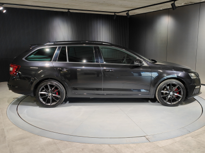Skoda Octavia Combi RS 2.0 TDI DSG 4X4 CARPLAY GPS SIEGES CHAUFF