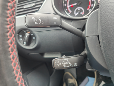 Skoda Octavia Combi RS 2.0 TDI DSG 4X4 CARPLAY GPS SIEGES CHAUFF