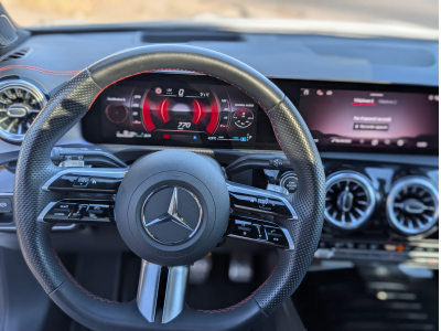 Mercedes-Benz CLA 200 Shooting Brake AMG LINE * CAMERA 360 * PANORAMA * 7G-DCT