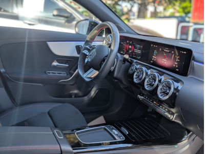 Mercedes-Benz CLA 200 Shooting Brake AMG LINE * CAMERA 360 * PANORAMA * 7G-DCT