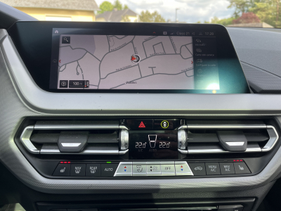 BMW 116 116d 115cv Navi Pano Cuir 2xPDC