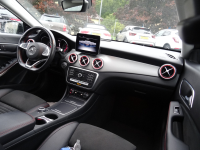 Mercedes-Benz CLA 200 Shooting Brake AMG-LINE