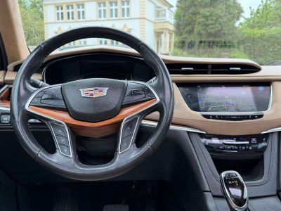 Cadillac XT5 Platinum AWD