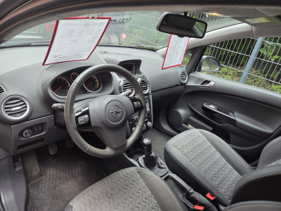 Opel Corsa COSMO 1.4 ESSENCE 101CV