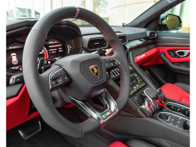 Lamborghini Urus 4.0 V8 Auto./PANO/23/360°/B&O/HUD/CARBON/VOLL