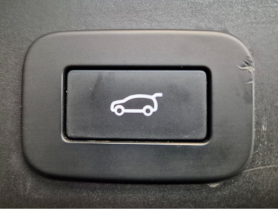 Land-Rover Range Rover Velar NEW MODEL P400 AWD R-DYNAMIC MERIDIAN PANO CUIR NAVI 1 HAND