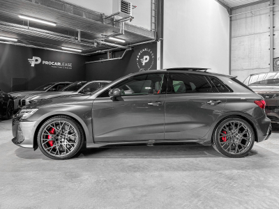 Audi RS3 Sportback 2.5 TFSI quattro/Pano/19/360°/SONOS/SCHALE S/MATRIX
