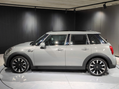 MINI Cooper 1.5 GPS CARPLAY CAMERA SIEGES CHAUFFANTS TOIT PANP