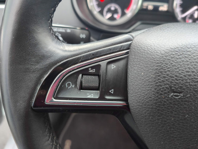 Skoda Octavia 1.6 TDI DSG CARPLAY APS AV/AR SIEGES CHAUFFANTS CRUISE