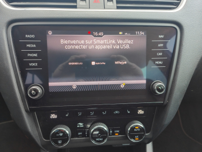 Skoda Octavia 1.6 TDI DSG CARPLAY APS AV/AR SIEGES CHAUFFANTS CRUISE