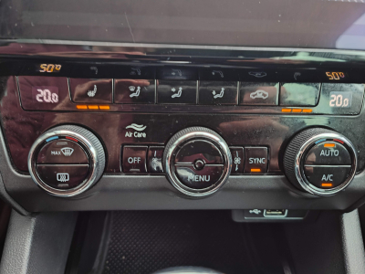 Skoda Octavia 1.6 TDI DSG CARPLAY APS AV/AR SIEGES CHAUFFANTS CRUISE