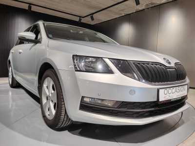 Skoda Octavia 1.6 TDI DSG CARPLAY APS AV/AR SIEGES CHAUFFANTS CRUISE