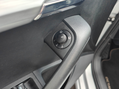 Skoda Octavia 1.6 TDI DSG CARPLAY APS AV/AR SIEGES CHAUFFANTS CRUISE