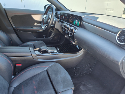 Mercedes-Benz CLA 180 1.3 SB PACK AMG CAMERA GPS CARPLAY