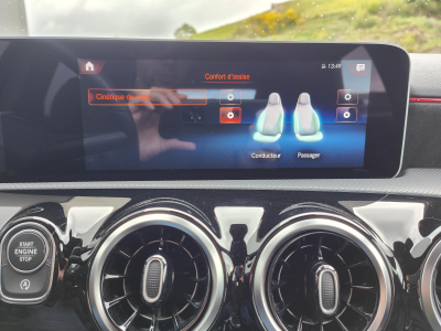 Mercedes-Benz A 180 180D PACK AMG CAMERA GPS CARPLAY LED SIEGES ELECTRIQUES