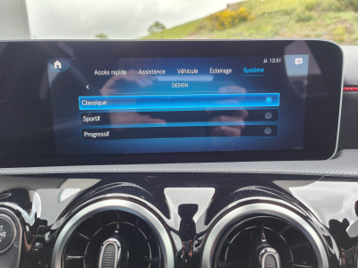 Mercedes-Benz A 180 180D PACK AMG CAMERA GPS CARPLAY LED SIEGES ELECTRIQUES