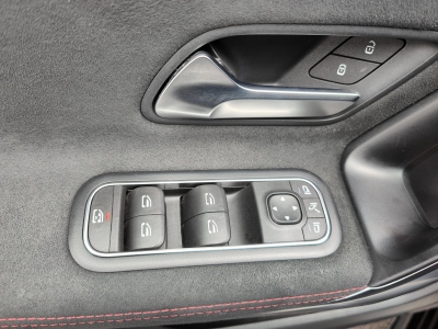 Mercedes-Benz A 180 180D PACK AMG CAMERA GPS CARPLAY LED SIEGES ELECTRIQUES