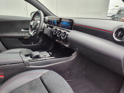 Mercedes-Benz A 180 180D PACK AMG CAMERA GPS CARPLAY LED SIEGES ELECTRIQUES