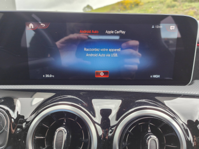Mercedes-Benz A 180 180D PACK AMG CAMERA GPS CARPLAY LED SIEGES ELECTRIQUES