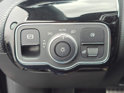 Mercedes-Benz A 180 180D PACK AMG CAMERA GPS CARPLAY LED SIEGES ELECTRIQUES