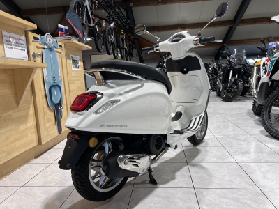 Vespa Primavera 125 BLANC