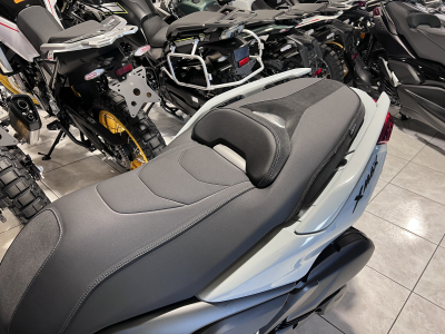 Yamaha X-Max 125 TECH MAX +