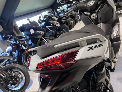 Yamaha X-Max 125 TECH MAX +