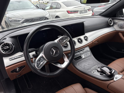 Mercedes-Benz E 200 E200 AMG LINE/ BI-COLOR /AMG-LINE/ BURMESTER/ 360°