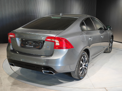 Volvo S60 S60 D2 BOITE AUTO GPS CAMERA SIEGES + VOLANT CHAUFF