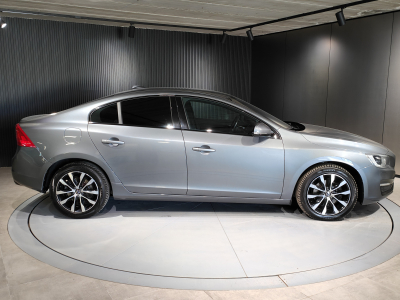 Volvo S60 S60 D2 BOITE AUTO GPS CAMERA SIEGES + VOLANT CHAUFF