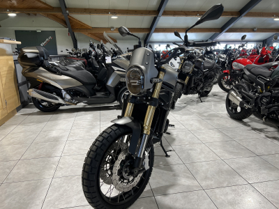 Benelli Leoncino Trail 800