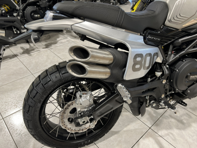 Benelli Leoncino Trail 800