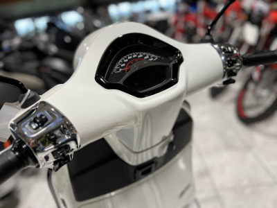 Vespa GTS Super Sport 125 Blanc