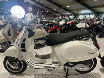 Vespa GTS Super 125