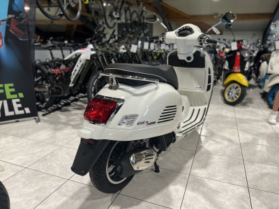 Vespa GTS Super 125