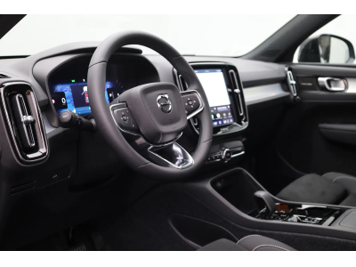 Volvo XC40 2.0 B4 MHD 197 Black Edition