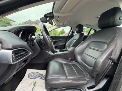 Jaguar XE Prestige/1.HAND/SCHECKHEFT/
