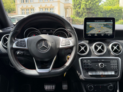 Mercedes-Benz A 200 A A 200 CDI / d AMG LINE/PANORAMDACH/