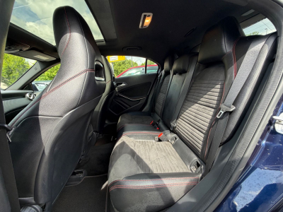 Mercedes-Benz A 200 A A 200 CDI / d AMG LINE/PANORAMDACH/