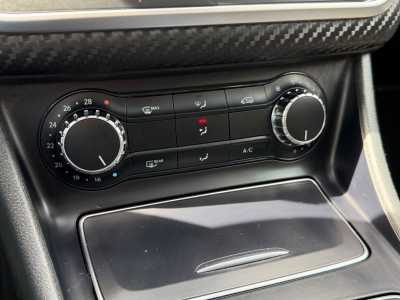 Mercedes-Benz A 200 A A 200 CDI / d AMG LINE/PANORAMDACH/