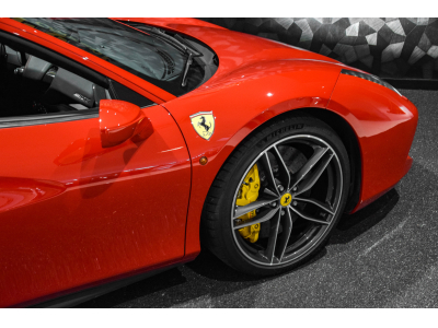Ferrari 488 GTB 3.9 V8 - ROSSO CORSA METALLIC