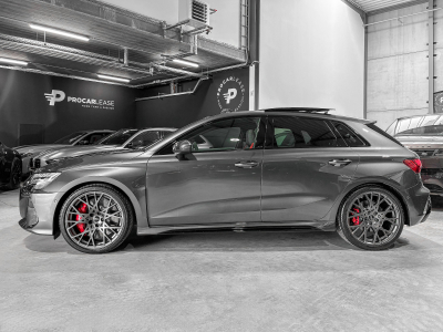 Audi RS3 Sportback 2.5 TFSI quattro/Pano/19/360°/SONOS/SCHALE S/MATRIX