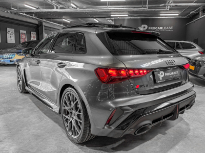 Audi RS3 Sportback 2.5 TFSI quattro/Pano/19/360°/SONOS/SCHALE S/MATRIX